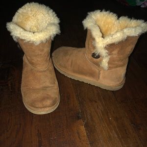 UGGS
